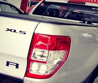 Lanterna traseira de uma Ford Ranger XLS