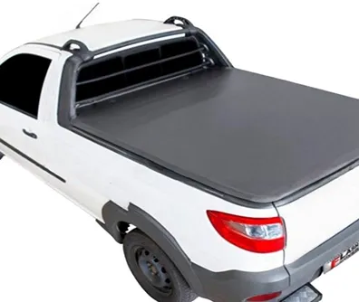 Pick-up branca com capota marítima e santo antônio